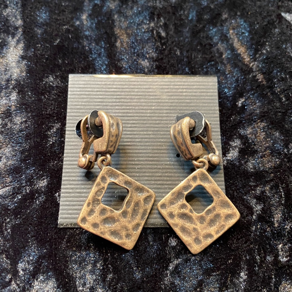 Premier Designs “Bali” clip-po earrings